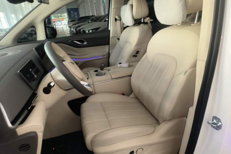 Used VOYAH Dream 2025 PHEV Four-Wheel Drive Prestige Kunpeng Edition Left Front Seat