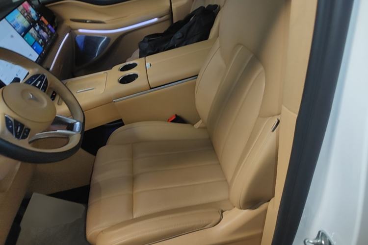 Used VOYAH Dream 2025 PHEV Four-Wheel Drive Prestige Kunpeng Edition Left Front Seat