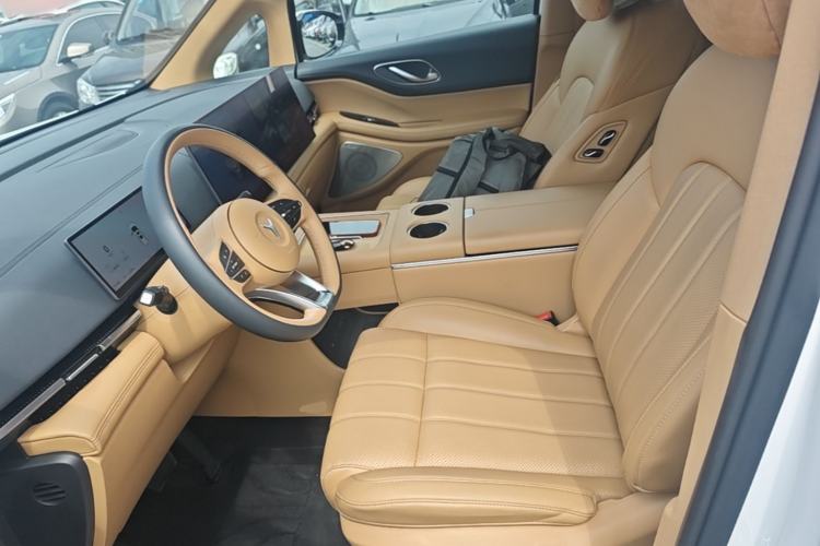 Used VOYAH Dream 2025 PHEV Four-Wheel Drive Prestige Kunpeng Edition Left Front Seat
