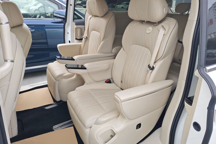 Used VOYAH Dream 2025 PHEV Four-Wheel-Drive Flagship Kunpeng Edition Left Rear Seat