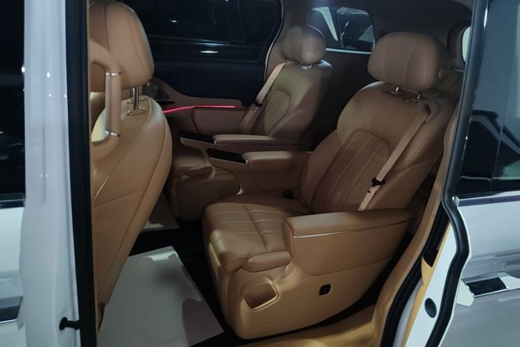 Used VOYAH Dream 2025 PHEV Four-Wheel Drive Prestige Kunpeng Edition Left Rear Seat