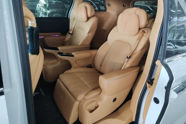 Used VOYAH Dream 2025 PHEV Four-Wheel Drive Prestige Kunpeng Edition Left Rear Seat