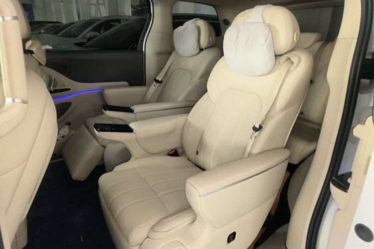 Used VOYAH Dream 2025 PHEV Four-Wheel Drive Prestige Kunpeng Edition Left Rear Seat