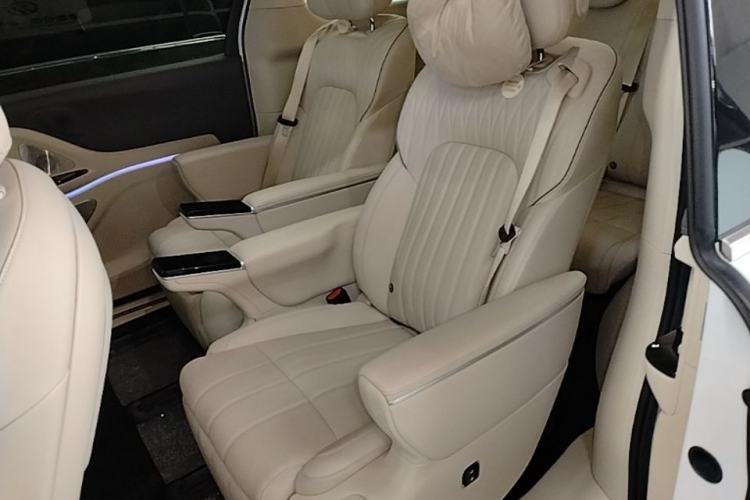 Used VOYAH Dream 2025 PHEV Four-Wheel-Drive Flagship Kunpeng Edition Left Rear Seat