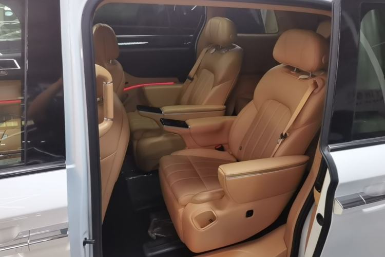 Used VOYAH Dream 2025 PHEV Four-Wheel Drive Prestige Kunpeng Edition Left Rear Seat