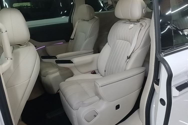 Used VOYAH Dream 2025 PHEV Four-Wheel-Drive Flagship Kunpeng Edition Left Rear Seat