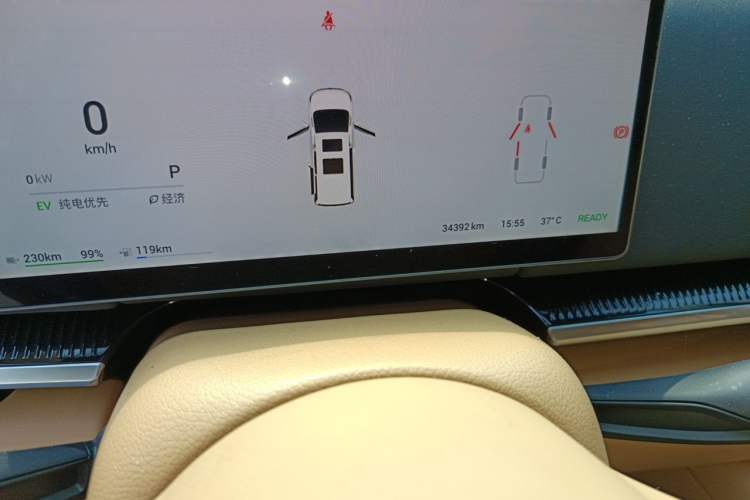 Used VOYAH Dream 2025 PHEV Four-Wheel-Drive Flagship Kunpeng Edition Odometer Close Up