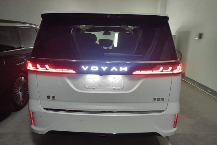 Used VOYAH Dream 2025 PHEV Four-Wheel Drive Prestige Kunpeng Edition Rear