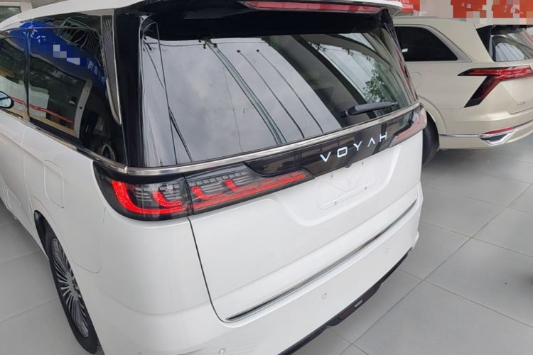 Used VOYAH Dream 2025 PHEV Four-Wheel-Drive Flagship Kunpeng Edition Rear