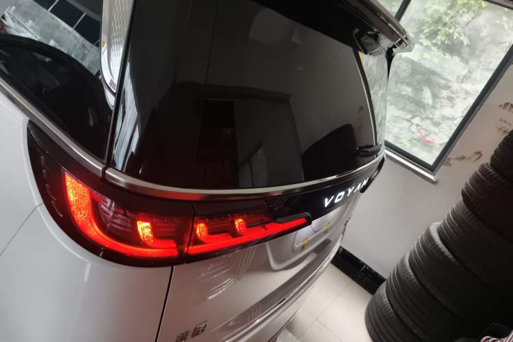 Used VOYAH Dream 2025 PHEV Four-Wheel Drive Prestige Kunpeng Edition Rear