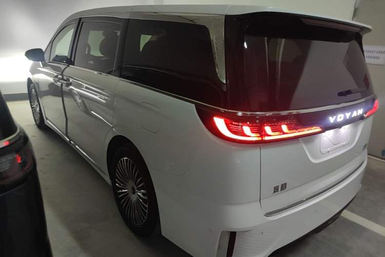 Used VOYAH Dream 2025 PHEV Four-Wheel Drive Prestige Kunpeng Edition Rear Left 45 Deg