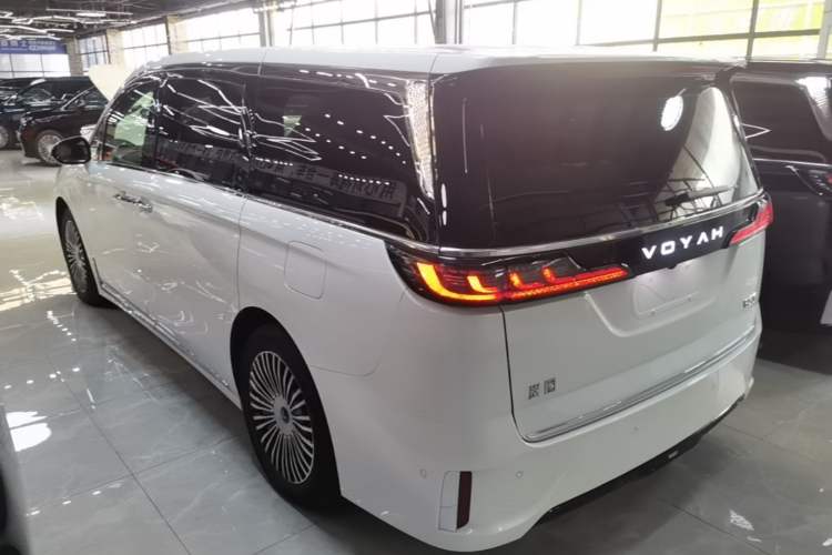 Used VOYAH Dream 2025 PHEV Four-Wheel Drive Prestige Kunpeng Edition Rear Left 45 Deg