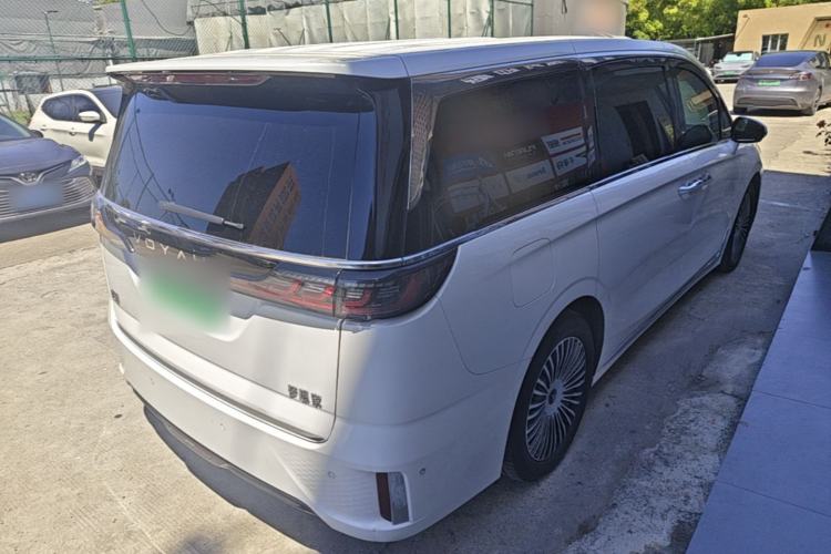 Used VOYAH Dream 2025 PHEV Four-Wheel-Drive Flagship Kunpeng Edition Rear Right 45 Deg