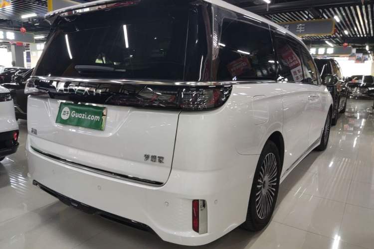 Used VOYAH Dream 2025 PHEV Four-Wheel Drive Prestige Kunpeng Edition Rear Right 45 Deg