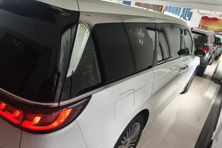 Used VOYAH Dream 2025 PHEV Four-Wheel Drive Prestige Kunpeng Edition Rear Right 45 Deg