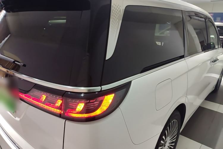 Used VOYAH Dream 2025 PHEV Four-Wheel Drive Prestige Kunpeng Edition Rear Right 45 Deg