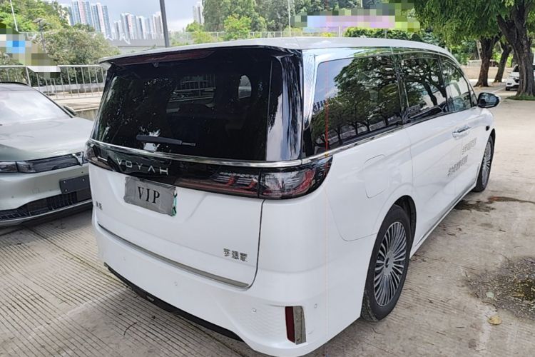Used VOYAH Dream 2025 PHEV Four-Wheel-Drive Flagship Version – Qiankun Edition Rear Right 45 Deg