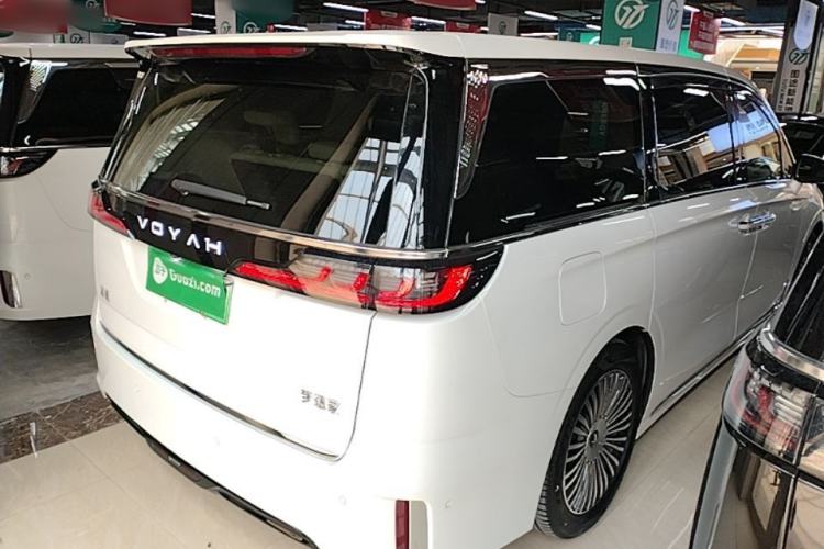 Used VOYAH Dream 2025 PHEV Four-Wheel-Drive Flagship Kunpeng Edition Rear Right 45 Deg