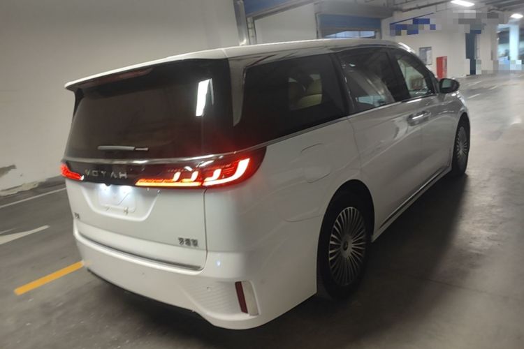 Used VOYAH Dream 2025 PHEV Four-Wheel Drive Prestige Kunpeng Edition Rear Right 45 Deg