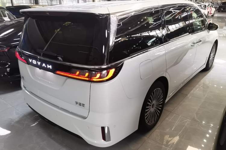 Used VOYAH Dream 2025 PHEV Four-Wheel Drive Prestige Kunpeng Edition Rear Right 45 Deg