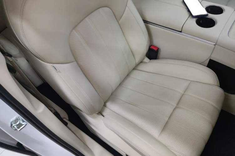 Used VOYAH Dream 2025 PHEV Four-Wheel Drive Prestige Kunpeng Edition Right Front Seat