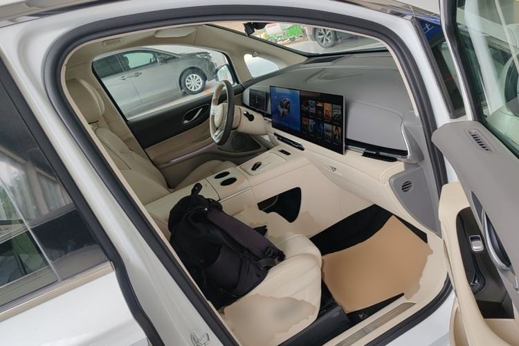 Used VOYAH Dream 2025 PHEV Four-Wheel-Drive Flagship Kunpeng Edition Right Front Seat