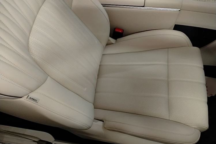 Used VOYAH Dream 2025 PHEV Four-Wheel-Drive Flagship Kunpeng Edition Right Front Seat