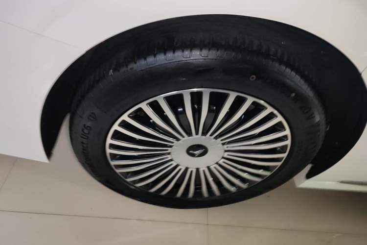 Used VOYAH Dream 2025 PHEV Four-Wheel Drive Prestige Kunpeng Edition Right Rear Wheel Hub