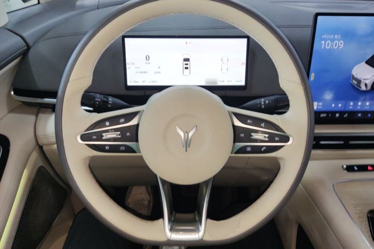 Used VOYAH Dream 2025 PHEV Four-Wheel Drive Prestige Kunpeng Edition Steering Wheel