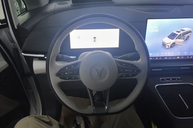 Used VOYAH Dream 2025 PHEV Four-Wheel Drive Prestige Kunpeng Edition Steering Wheel
