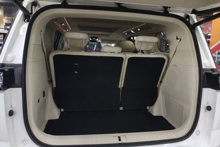 Used VOYAH Dream 2025 PHEV Four-Wheel Drive Prestige Kunpeng Edition Trunk