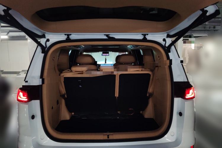 Used VOYAH Dream 2025 PHEV Four-Wheel-Drive Flagship Kunpeng Edition Trunk