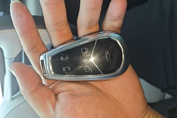 Used VOYAH Dream 2025 PHEV Four-Wheel-Drive Flagship Kunpeng Edition Vehicle Key