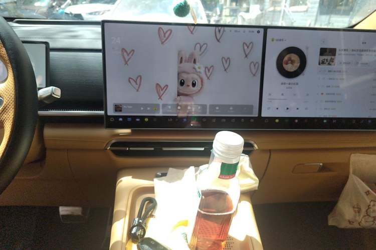 Used VOYAH Dream 2026 Model PHEV Kunpeng Pro Audio And AC Panel