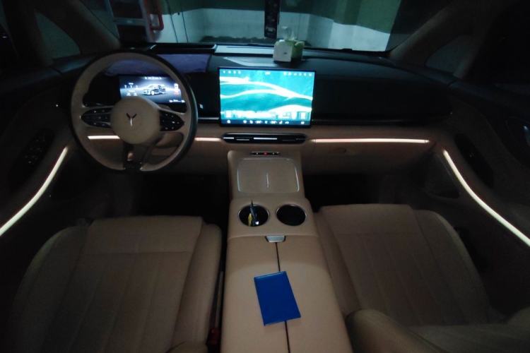 Used VOYAH Dream 2026 Model, PHEV Champion Edition Center Console