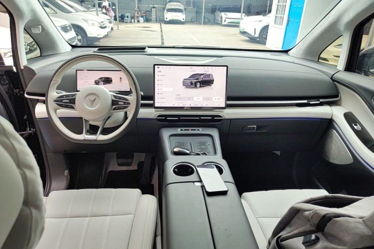 Used VOYAH Dream 2026 Model, PHEV Champion Edition Center Console