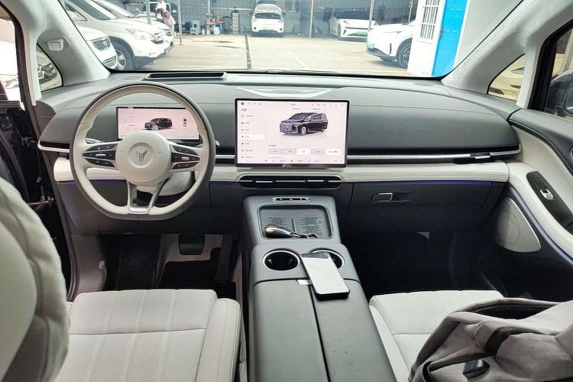 Used VOYAH Dream 2026 Model, PHEV Champion Edition Center Console