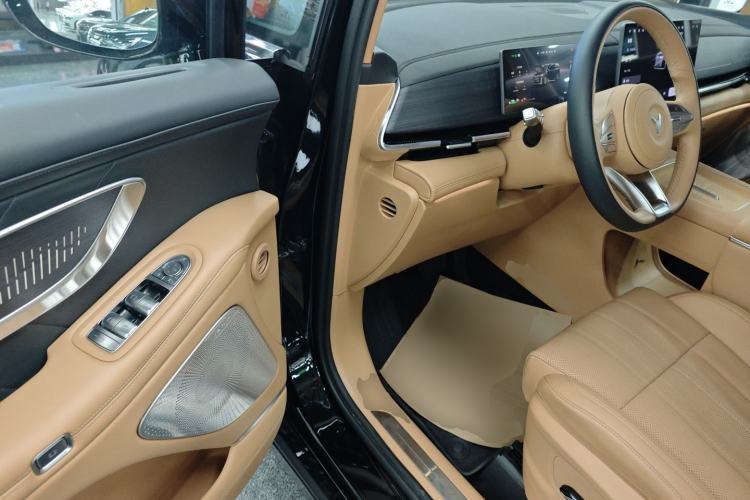 Used VOYAH Dream 2026 Model PHEV Qiankun Max Driver Seat