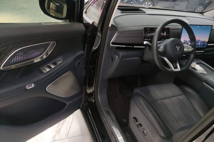 Used VOYAH Dream 2026 Model PHEV Qiankun Ultra Driver Seat