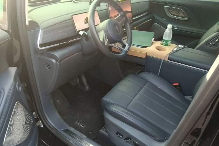 Used VOYAH Dream 2026 Model PHEV Qiankun Pro Driver Seat