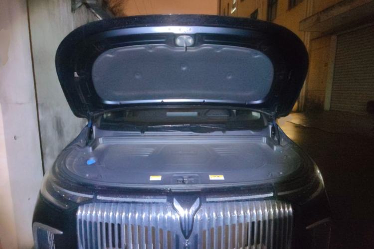 Used VOYAH Dream 2026 Model PHEV Qiankun Max Engine Bay