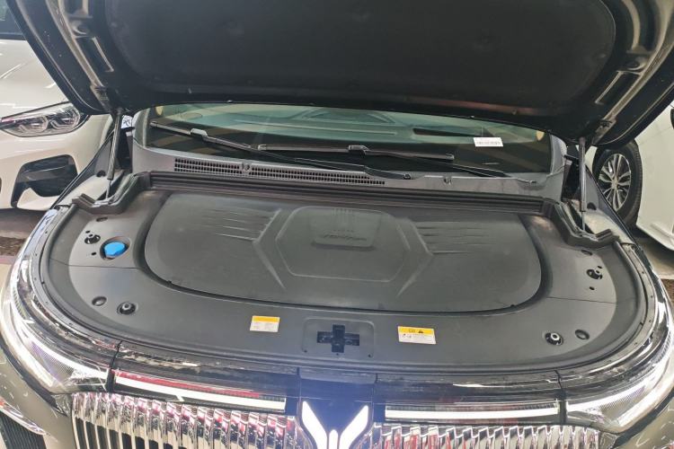 Used VOYAH Dream 2026 Model PHEV Kunpeng Pro Engine Bay