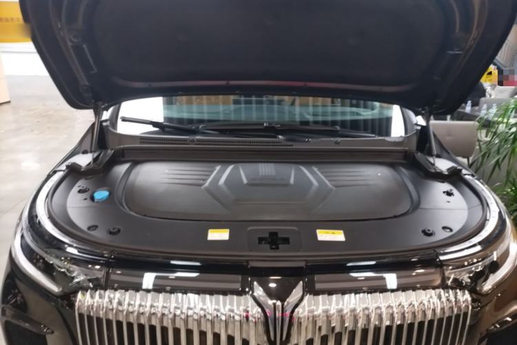 Used VOYAH Dream 2026 Model PHEV Qiankun Ultra Engine Bay
