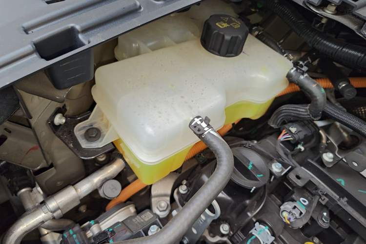 Used VOYAH Dream 2026 Model PHEV Qiankun Ultra Engine Bay Right
