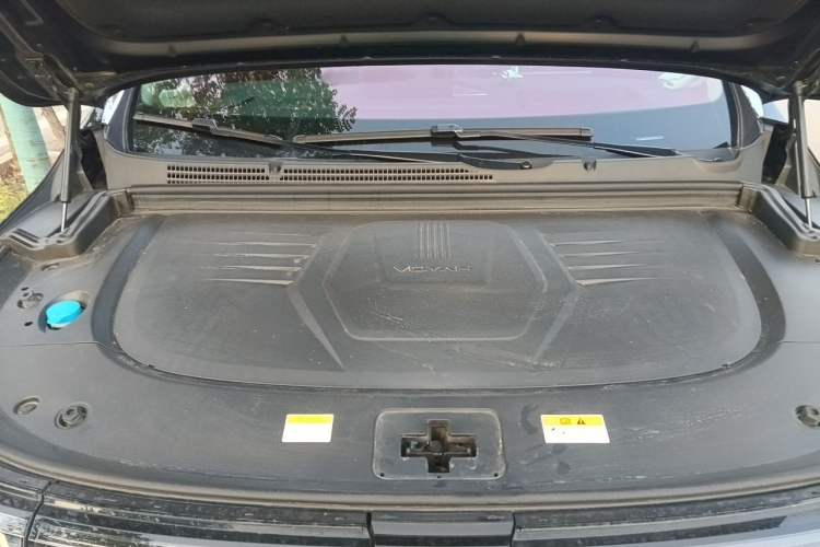 Used VOYAH Dream 2026 Model PHEV Qiankun Pro Engine Bay