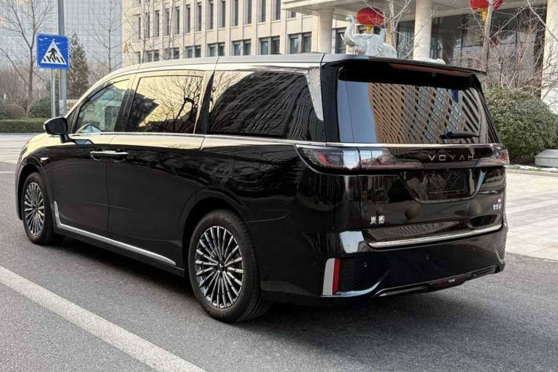 Used VOYAH Dream 2026 Model PHEV Qiankun Max Exterior 7