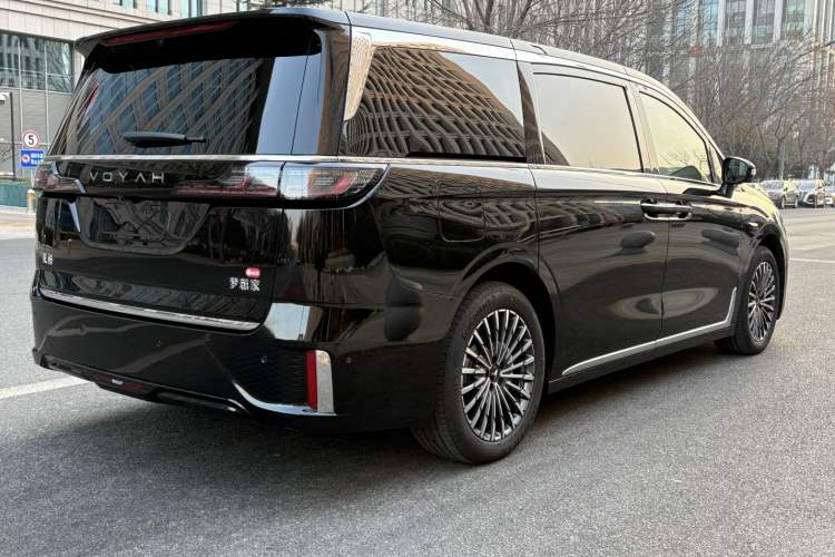 Used VOYAH Dream 2026 Model PHEV Qiankun Max Exterior 8