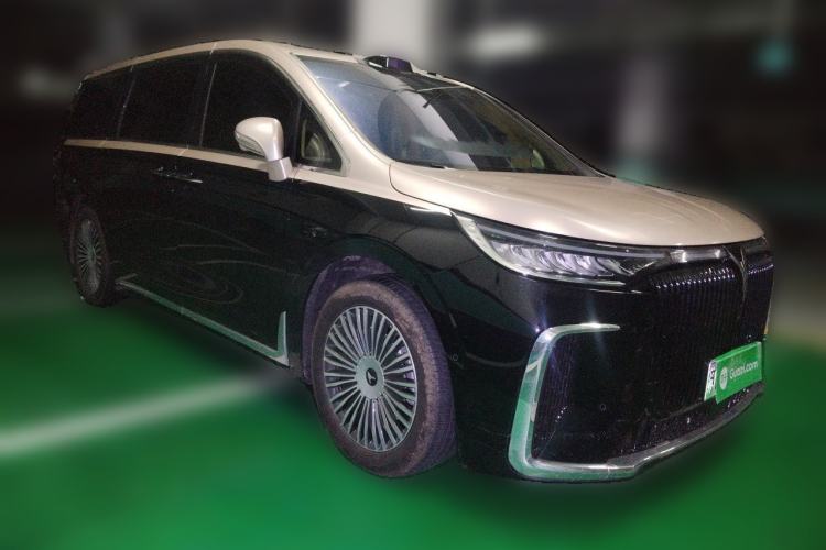 Used VOYAH Dream 2026 Model, PHEV Champion Edition Front Right 45 Deg