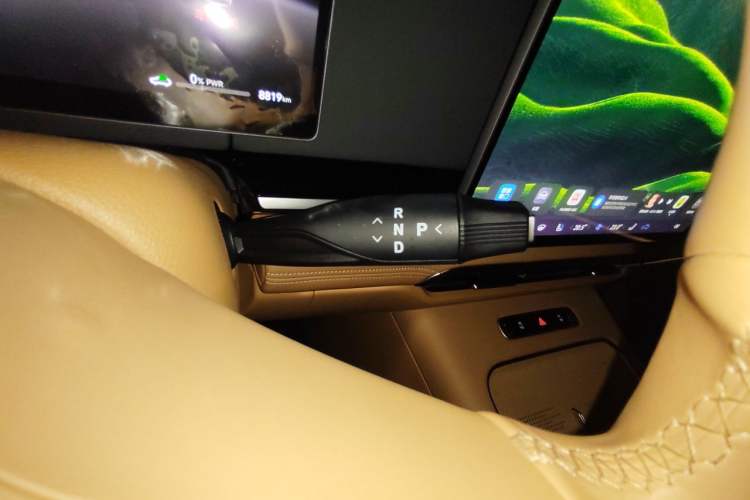 Used VOYAH Dream 2026 Model, PHEV Champion Edition Gear Lever