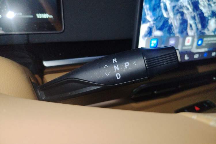 Used VOYAH Dream 2026 Model, PHEV Champion Edition Gear Lever